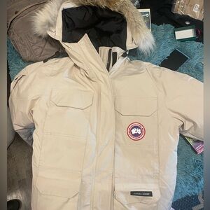 Canada Goose 2022 Expedition Parka Tan Coyote Fur Hood Size Small